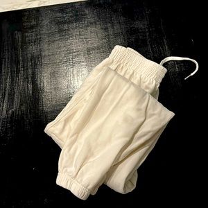 Garage band jogger pants, one pocket in the right back size extra small